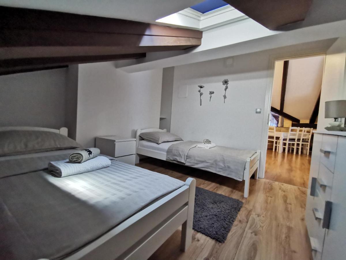 Loft Apartment พูลา ภายนอก รูปภาพ