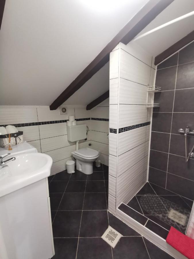 Loft Apartment พูลา ภายนอก รูปภาพ
