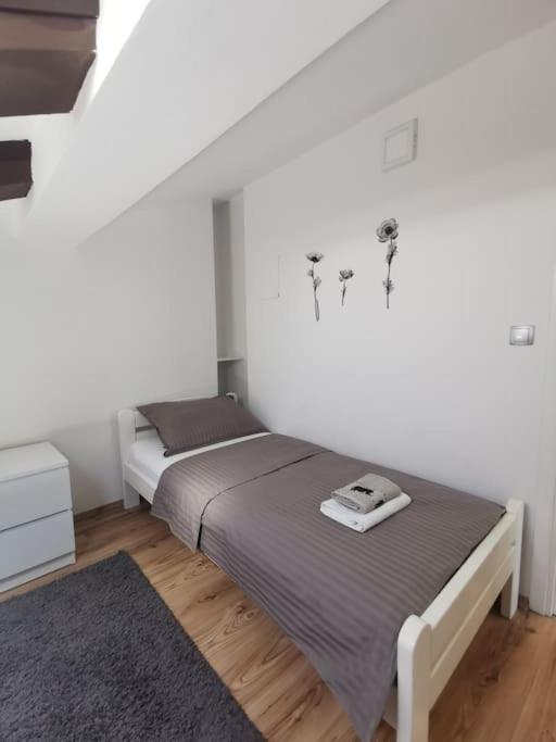 Loft Apartment พูลา ภายนอก รูปภาพ
